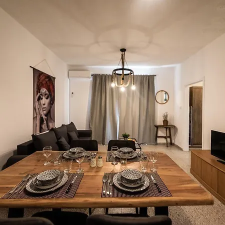 Serenityone - Centrally Located One Bedroom Apartment