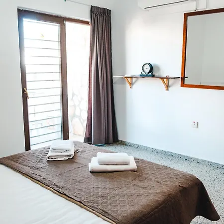 Serenityone - Centrally Located One Bedroom Apartment *