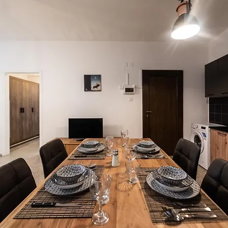 Serenityone - Centrally Located One Bedroom Apartment