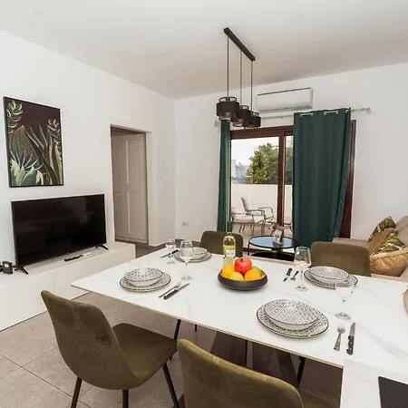 Serenityone - Centrally Located One Bedroom Ayia Napa
