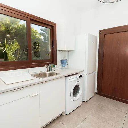 Serenityone - Centrally Located One Bedroom Lejlighed *