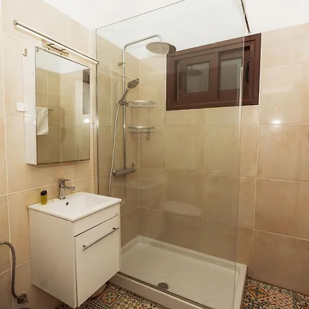 Serenityone - Centrally Located One Bedroom