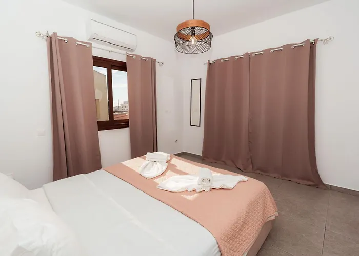 Serenityone - Centrally Located One Bedroom Appartement