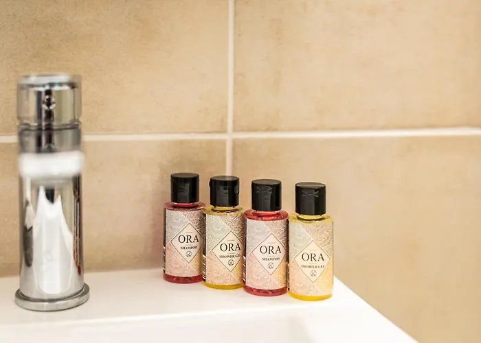 Serenityone - Centrally Located One Bedroom *