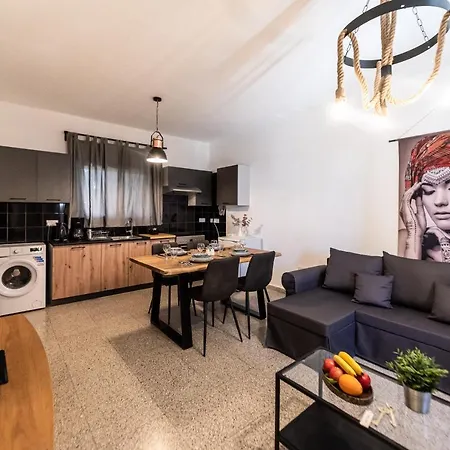 Serenityone - Centrally Located One Bedroom *