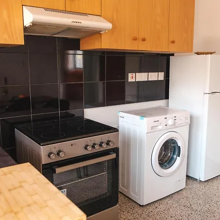 Serenityone - Centrally Located One Bedroom