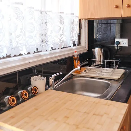 Serenityone - Centrally Located One Bedroom