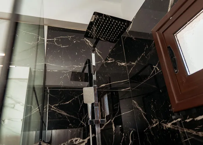 Serenityone - Centrally Located One Bedroom Appartamento