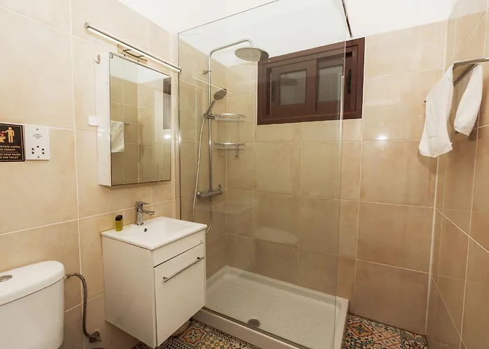 Serenityone - Centrally Located One Bedroom